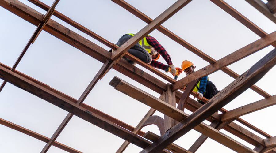 Professional gutter cleaning services in Llano, CA